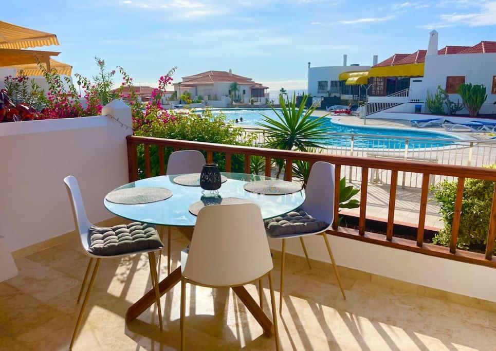 Stylish & Modern 1 Bedroom Suite On Frontline Of Playa Del Duque Costa Adeje  Ngoại thất bức ảnh