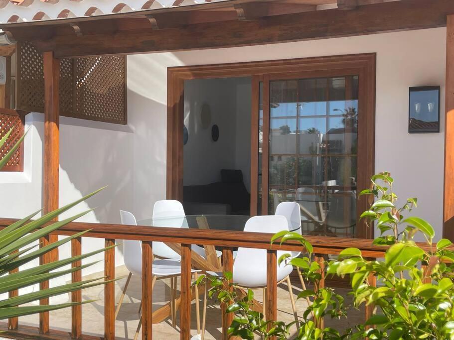 Stylish & Modern 1 Bedroom Suite On Frontline Of Playa Del Duque Costa Adeje  Ngoại thất bức ảnh